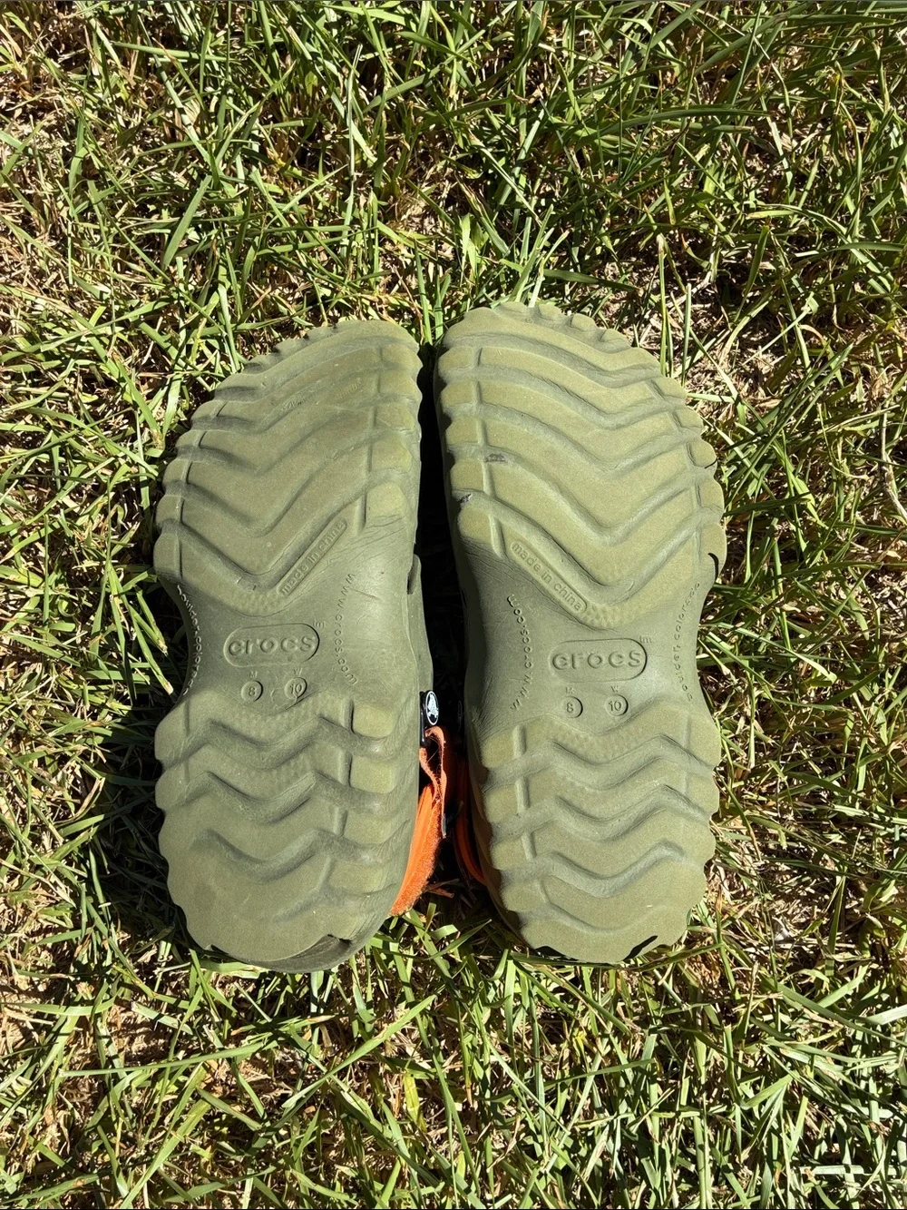 Men’s olive green crocs // or Women’s Size 10